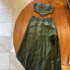Size 4 precious Formals 2 piece prom dress green